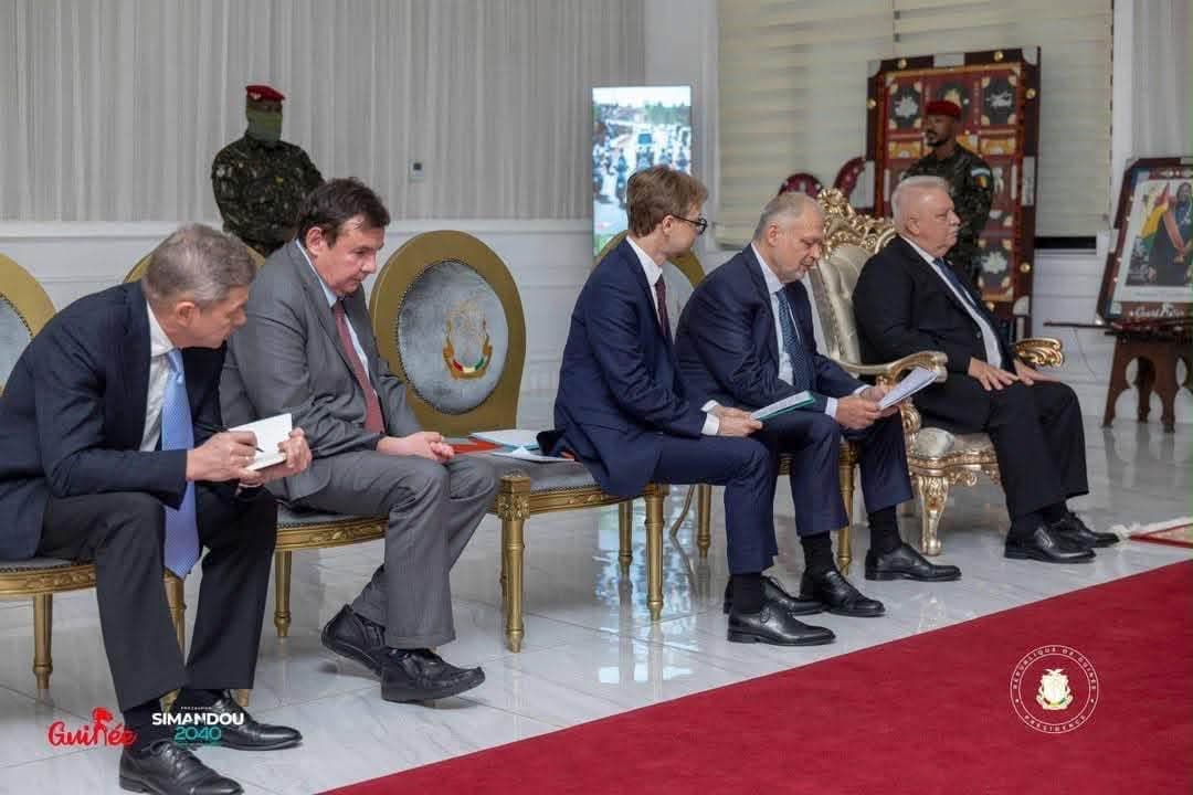 Simandou 2040 : le Chef de l'Etat, S.E Mamadi DOUMBOUYA, reçoit une délégation de RUSAL conduite par l'Ambassadeur de la Fédération de Russie en Guinée