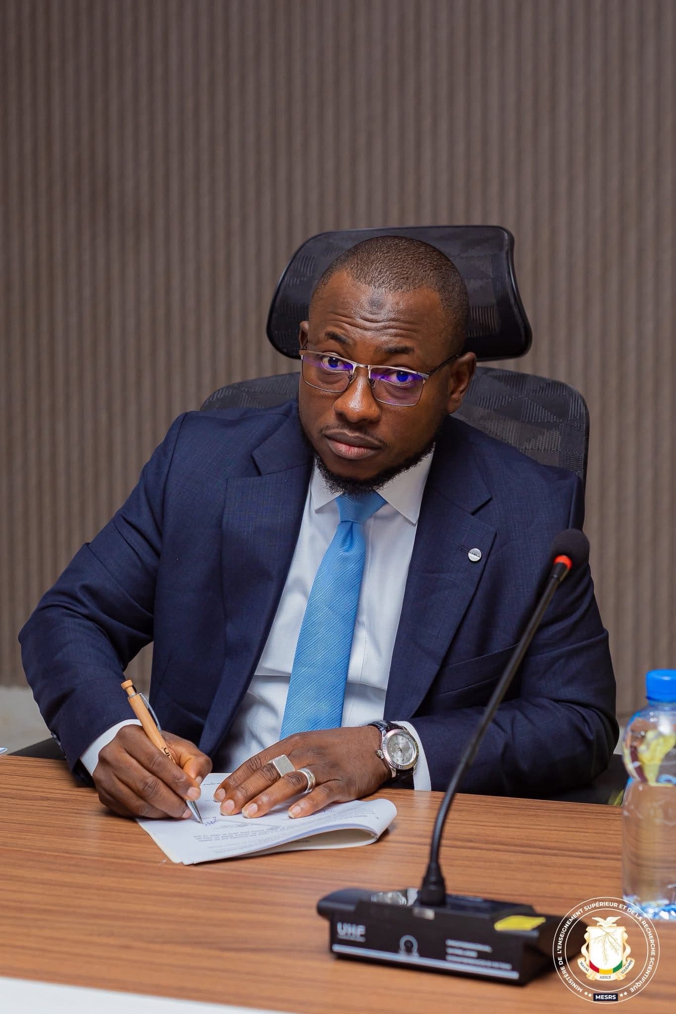 MESRS 🇬🇳 || PASSATION DE SERVICE : LA CONTINUITÉ AU CŒUR DE L'ACTION PUBLIQUE