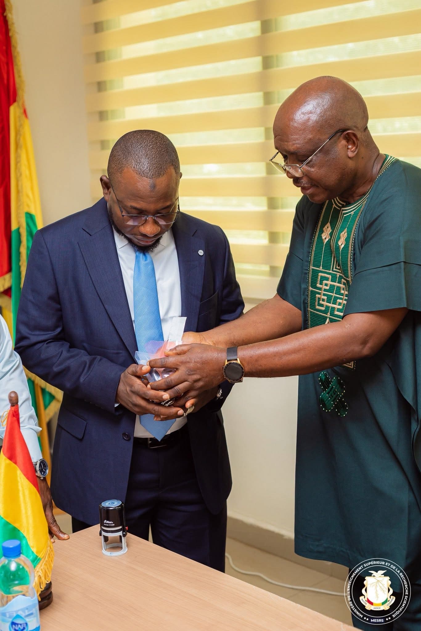 MESRS 🇬🇳 || PASSATION DE SERVICE : LA CONTINUITÉ AU CŒUR DE L'ACTION PUBLIQUE